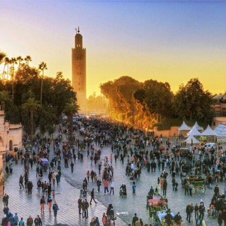Marrakech Medina vue foule place principale