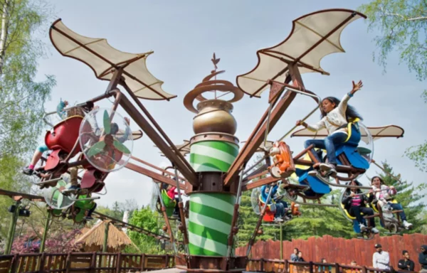 Parc Astérix attraction petits avions