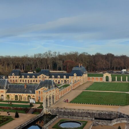Château de Vaux-le-vicomte vue façade et jardins